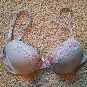Light gray bra 34B